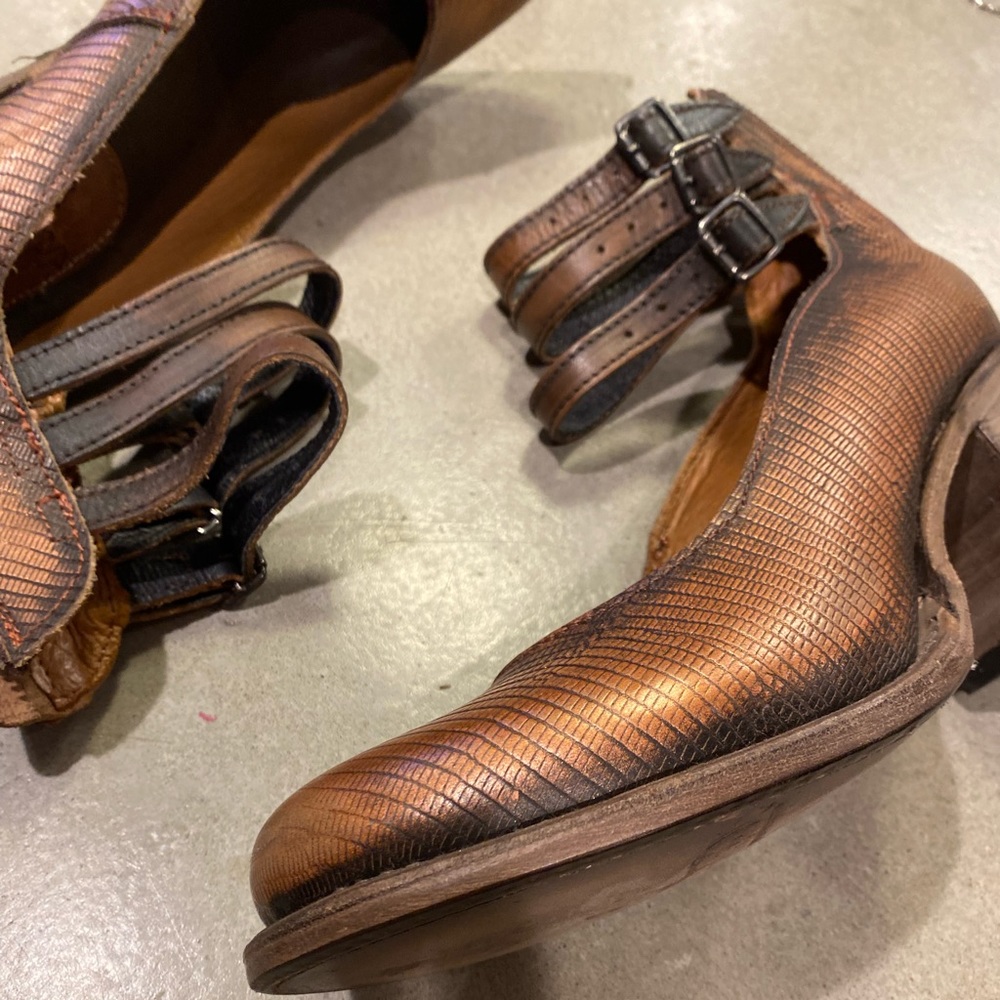 Freebird by Steven Copper Brown Textured Leather Heels - Picture 11 of 16